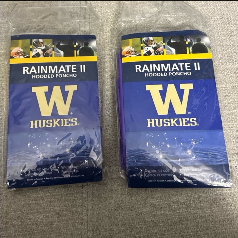 NEW Set of 2 Rainmate II Huskies Hooded Ponchos